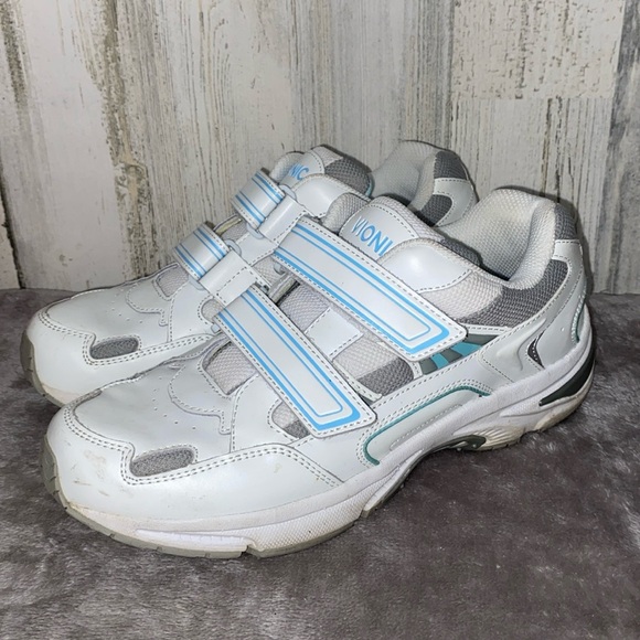 *0701 Vionic Tabi Leather Sneakers - Picture 1 of 8